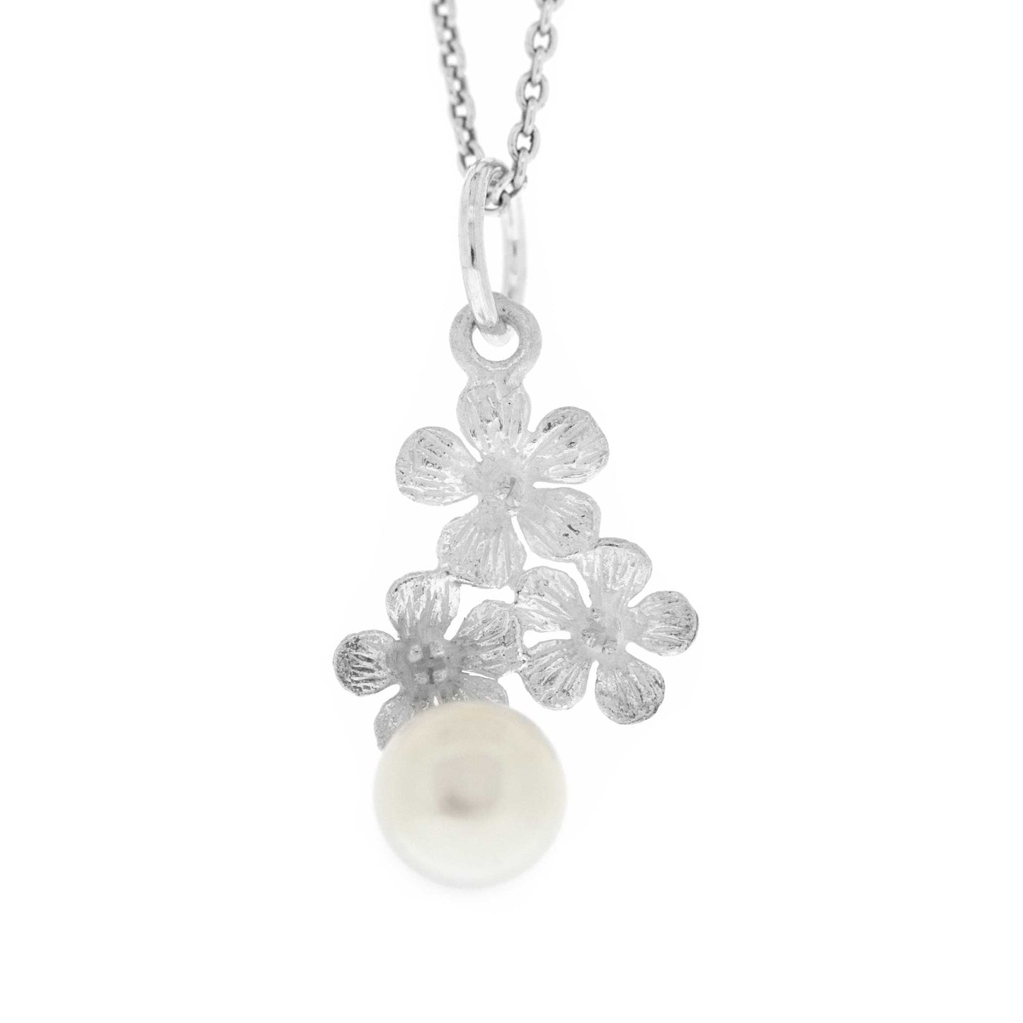 THREE GARLAND PENDANT WITH PEARL