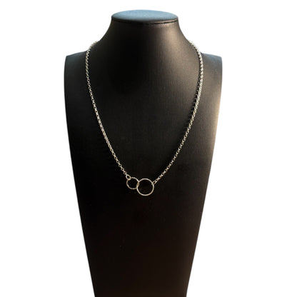 Small Interlocking Circle Necklace