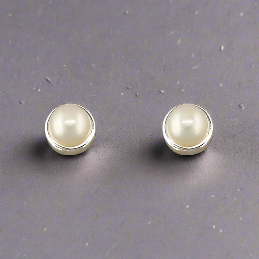 IVORY BUTTON PEARL EARRINGS